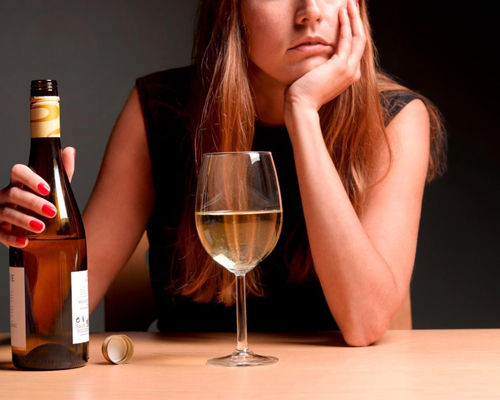 Анонимное лечение женского алкоголизма в Сухиничах